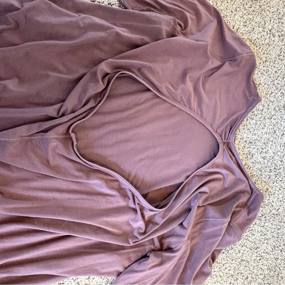 Lululemon Timeless Twist Long Sleeve
Antique Bark - Picture 7 of 8